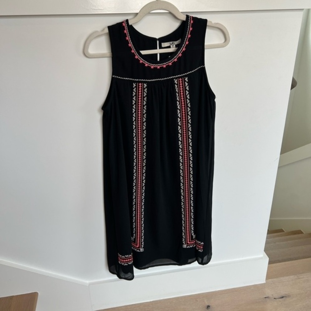 Ya Los Angeles Black Sleeveless Shift Dress with Stitching Detail Travel Dress